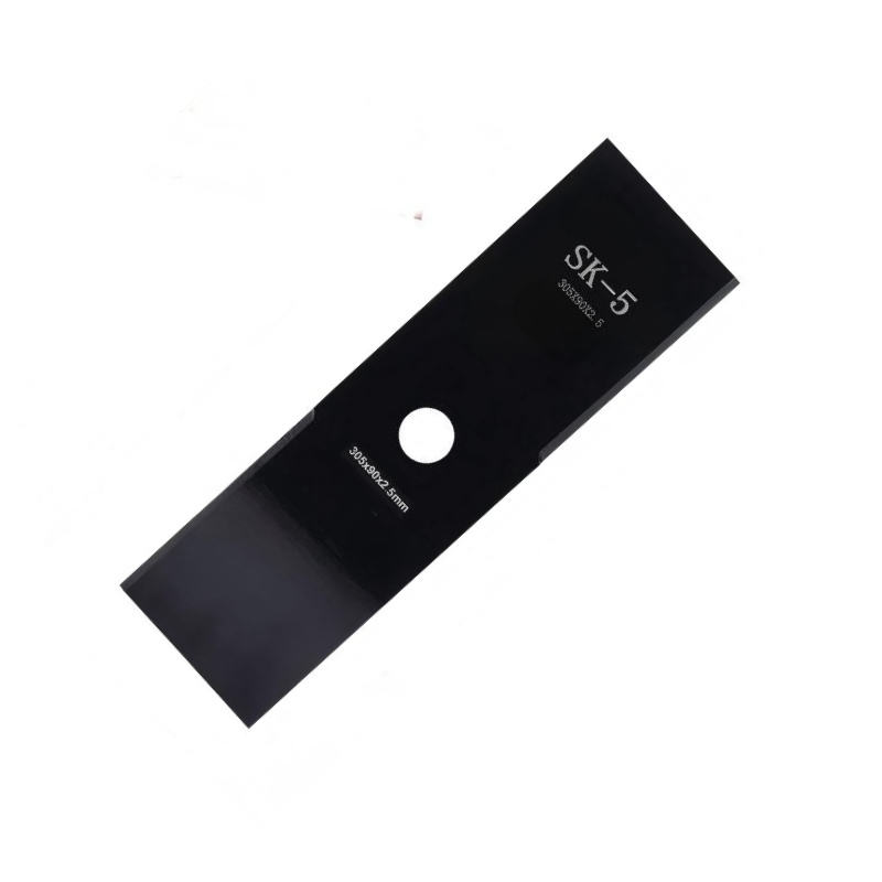 Straight-edge blade of a harvester